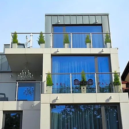 Alex Palace