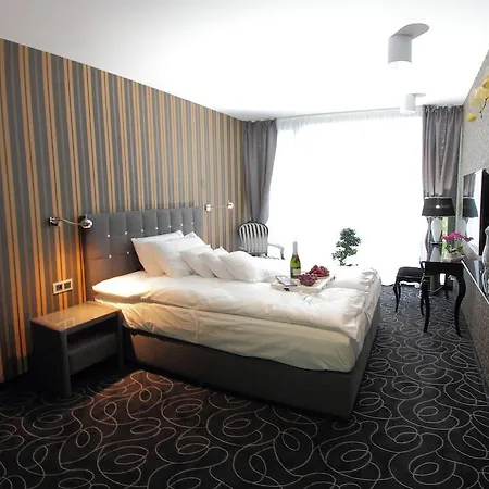Alex Palace 4*